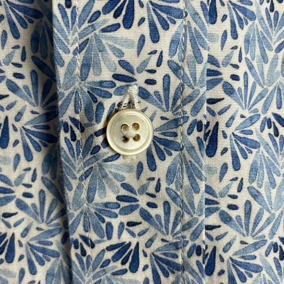 J.‎ McLaughlin Men's size L Blue White Floral Petals Long Sleeve Button Up Shirt - Picture 3 of 8